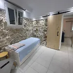 Vaporia Stone House Seaview *