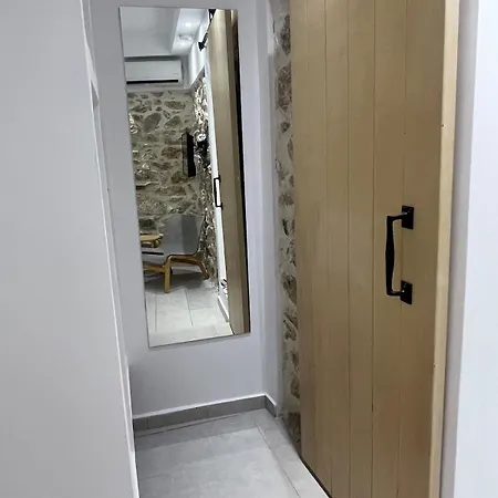 Vaporia Stone House Seaview Appartamento *