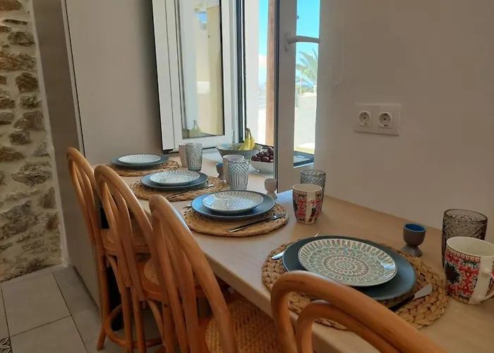 Vaporia Stone House Seaview